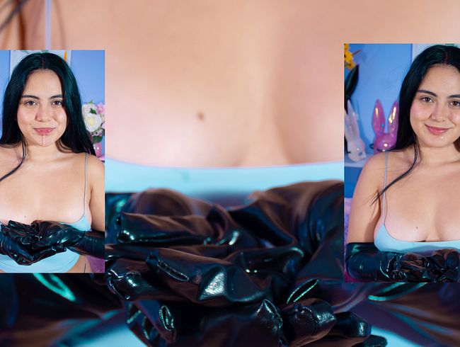 auf meine Latexhandschuhe gespuckt *schmutziges Mädchen*