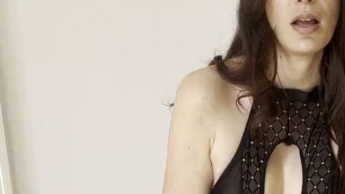 elegante Lady mit Handschuhen bearbeitet dein bestes Stück