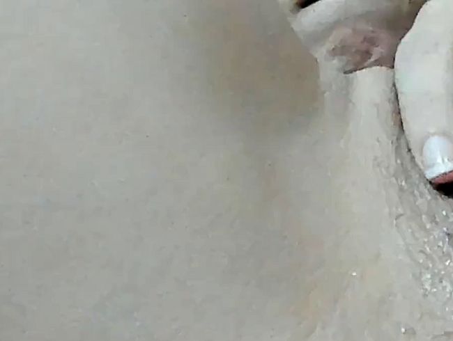 schau dir meinen Natursekt an, meine Pussy ist ganz, ganz nah an der Kamera, ich bin
