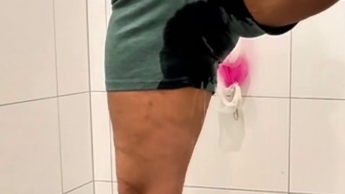 Ich habe mir in die Hose gemacht….und es war geil!