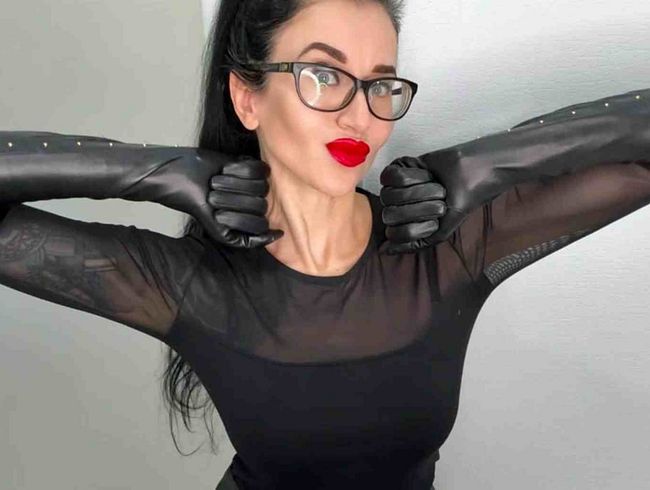 Lange schwarze Lederhandschuhe und Handjobs mit Spucke