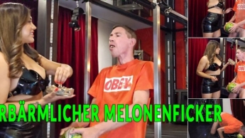 Loser fickt Melone und frisst den Aschenbecher