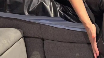 Meine Overknees im Lackkleid einfach Geil mit Dirtytalk (in 4K!)