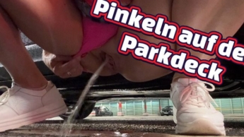 Pinkeln auf dem Parkdeck