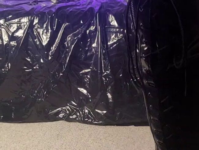 Stiefelliebe in Latex – mein devotes Vorspiel nur für ihn