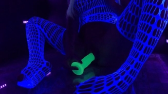 Susis Neon-Dildo-Show