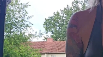 Wunschvideo – rauchen im Lederoutfit (kein Ton)