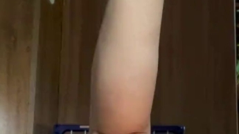 ich spiele mit meine geile pussy und mache sie extrem nass