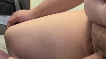 (2 Cams) Die erste große Session mit meinen kleinen Cuckold mit Ballstretcher und Demütigung in 4K