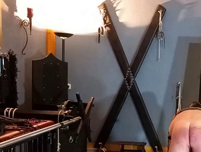 Abstrafung mit 100 Peitschenhieben