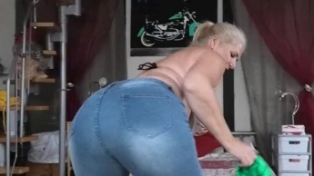 Ball Spiele in Jeans