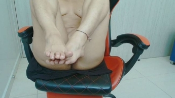 Eingeölter Fußfetisch und Klitoris-Masturbation, TEIL II