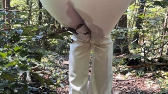 Ich Pisste Mir Im Wald Die Weiße Hose Voll… Und War So Heiß!