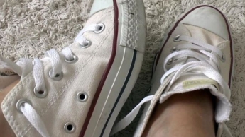 Spritze kräftig ab in meinen Turnschuh Turnschuhwichser! POV, JOI
