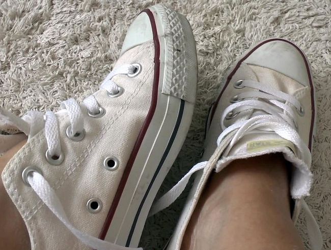 Spritze kräftig ab in meinen Turnschuh Turnschuhwichser! POV, JOI