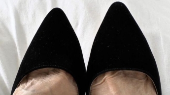 Spritze so schnell wie möglich ab! Heute auf meine schwarze Samt Pumps, JOI, POV