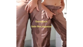 Userwunsch: Satin-Hose eingenässt
