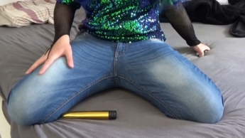 Vibratorfick in Jeans