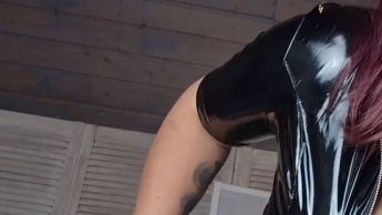 Wetlook / Lack Outfits triggern dich