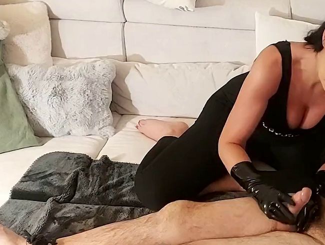 Abgewichst mit dem Latexhandschuh