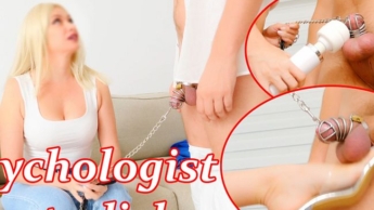 Blonde Therapeutin zwingt ihren Patienten zur Keuschheit und reizt ihn bis zum Äußersten