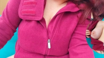 Ficke dich geil in enger Fleecejacke