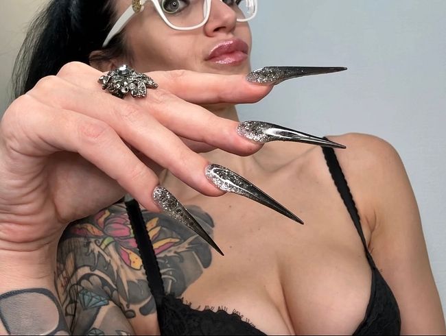 Lange KRALLEN – meine neue Form, lange Nägel mit langen Fingern, HEISSE Handjobs mit Spucke