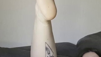 Latexhandschuhe verwöhnt den hintern :P