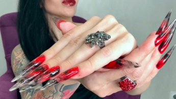 Neue heiße Farbe Lange Nägel, Krallen, lange flexible Finger breite Handflächen