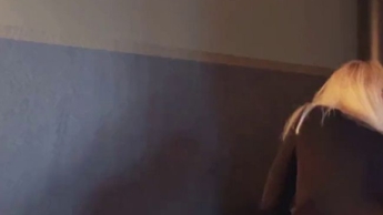 Schau gut zu du Nylon Sklave, wie ich meinen Dildo Rückwärts reite