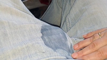 frühzeitiger Samenerguß durch die Jeans
