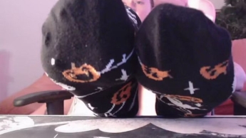 süße schwarze lange Socken Nahaufnahme