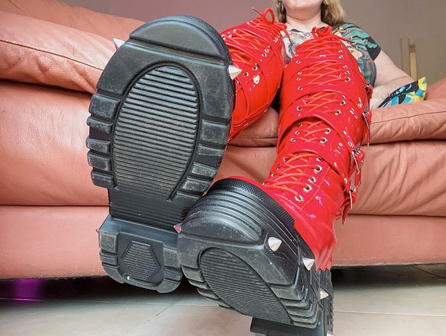 verehre meine roten kniehohen Stiefel
