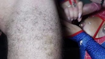 Geiles Spider Cosplay – Komm und spritz mir auf die Titten