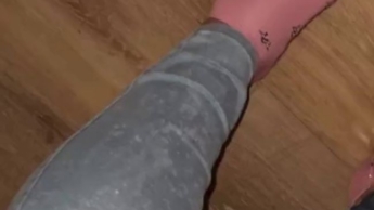 Ich konnte es nicht mehr halten, und habe mir in die Jeans und Socken gepinkelt