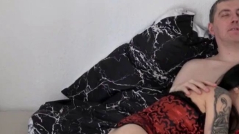 Junge Stute benutzt Blank ohne Gummi