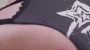 Slutty JOI – Blondine bettelt um Sperma im ganzen Gesicht und auf den Titten