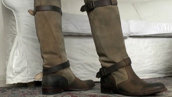 Wichsaufgabe des Tages: Spritze ab auf meine Lederstiefel Teil 14