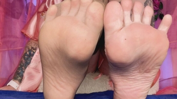 zieh meine Strümpfe aus und Fußmassage