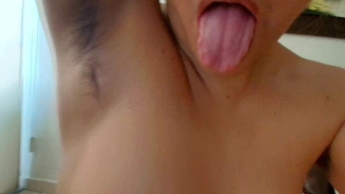 Achselhöhlenanbetung und Fußmasturbation vor dem Countdown