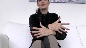 Aufregende lange rote Fingernägel, ruinierter Orgasmus, Lady Victoria