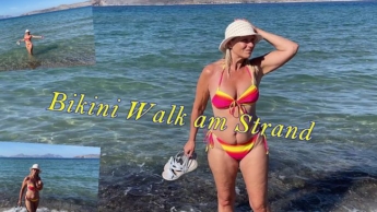 Bikini Walk am Strand