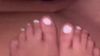 Cumshot direkt auf die Füsse