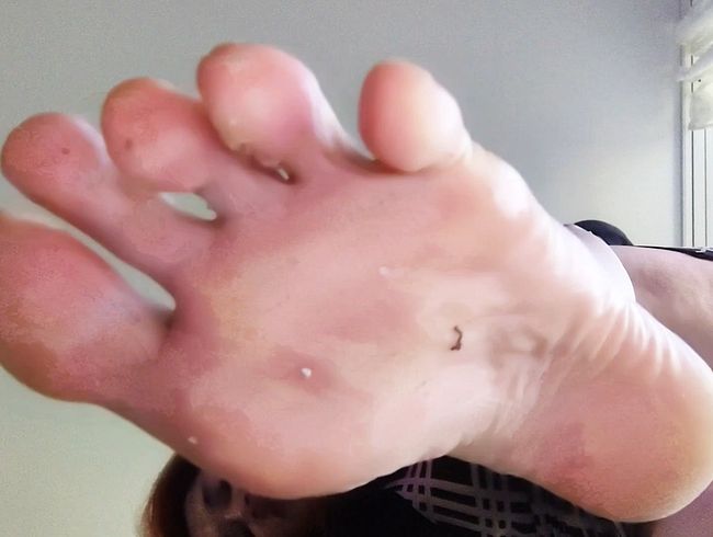 Du willst meine Füße verwöhnen? Jetzt bekommst du deine Chance…