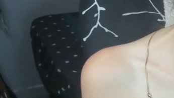 Fetisch, Luftballons aufzublasen und mit dem Ballon auf meinen Titten zu spielen