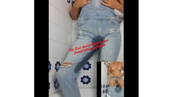 Für User durch Höschen und Jeanslatzhose gepinkelt