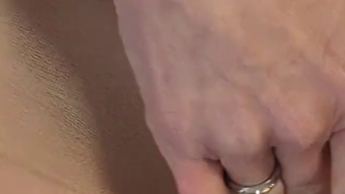 Geil in Nylonstrumpfhosen abgespritzt