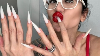 HEISSE WEISSE lange Nägel, scharfe Krallen und versaute HANDJOBS mit Spucke
