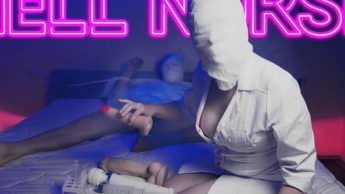 Horror-Krankenschwester-Albtraum: Der Dildo-Assa des bandagierten Babys verwandelt sich in Reverse Pegging und Spermaproben-Chaos