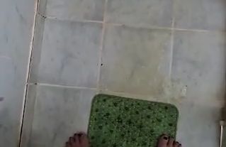 Ich hatte Druck drauf unter der Dusche, der Natursekt musste raus